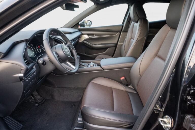 4000416_mazda_3-6