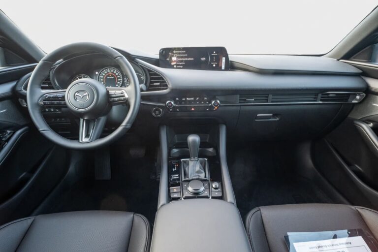 4000416_mazda_3-8
